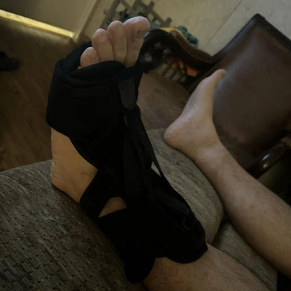 Foot support splint with therapeutic arch cup for overnight pain relief